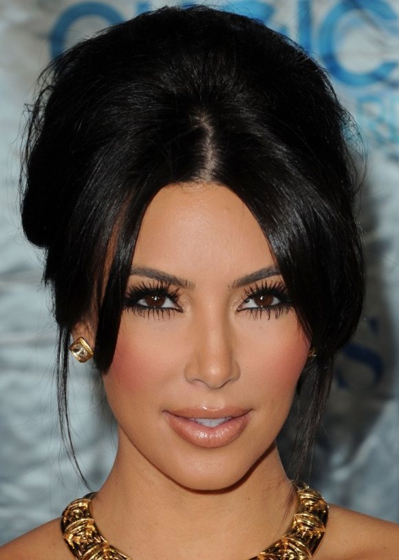 kim kardashian hair color 2011. Kim Kardashian hair-makeup
