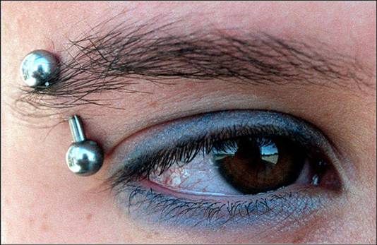 Eyebrow Piercing: For a hot .